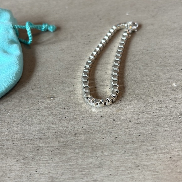 Tiffany & Co. Silver Venetian Bracelet PRICE DROP Today Only Closet clearout - Picture 2 of 10